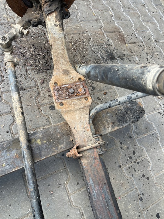 фото №4, Вісь балка підвішування nissan atleon еко-т 06-20r