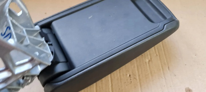 фото №13, S3 8v sedan a3 підлокітник шкіра шкіряний біла nić 8v0864283