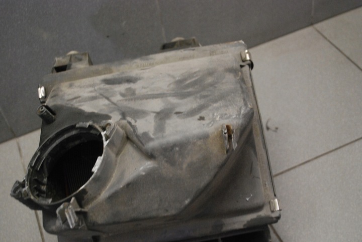 фото №6, Корпус фільтра повітря audi a6 c5 4b0133835l