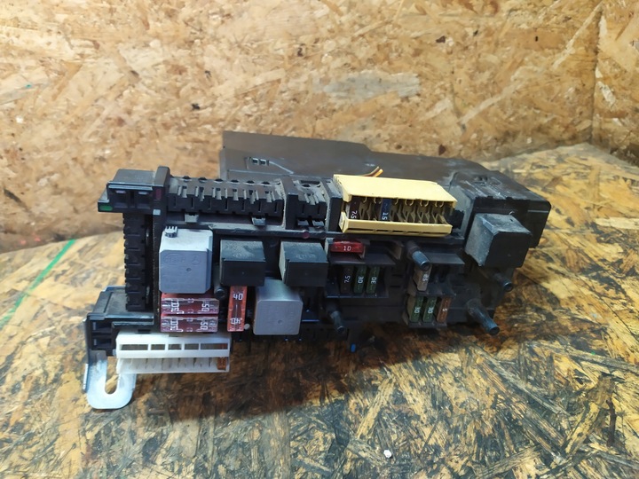 фото №6, Mercedes w204 модуль sam предохранители 2049006301