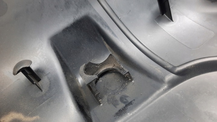 фото №15, Кришка двигуна 08653495 volvo s60 v70 ii 2.4 d5