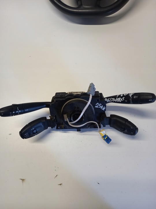 фото №1, Переключатель комбинированный подрулевые рычаги peugeot 607 96574188xt