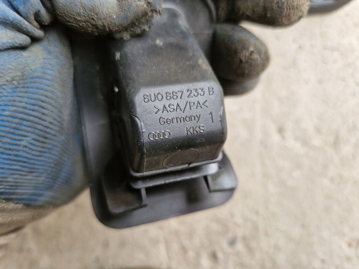 фото №4, Защита заглушка кронштейны isofix audi q3 8u 8u0887233b