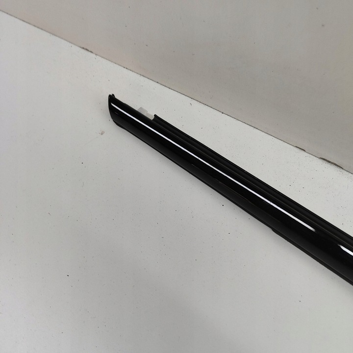 фото №5, Volvo xc90 2020 правая сторона планка / прокладка стёкла дверь задних