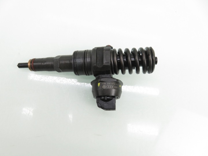 фото №5, Pompowtryskiwacz vw golf v 1.9 tdi 038130073ag 0414720215