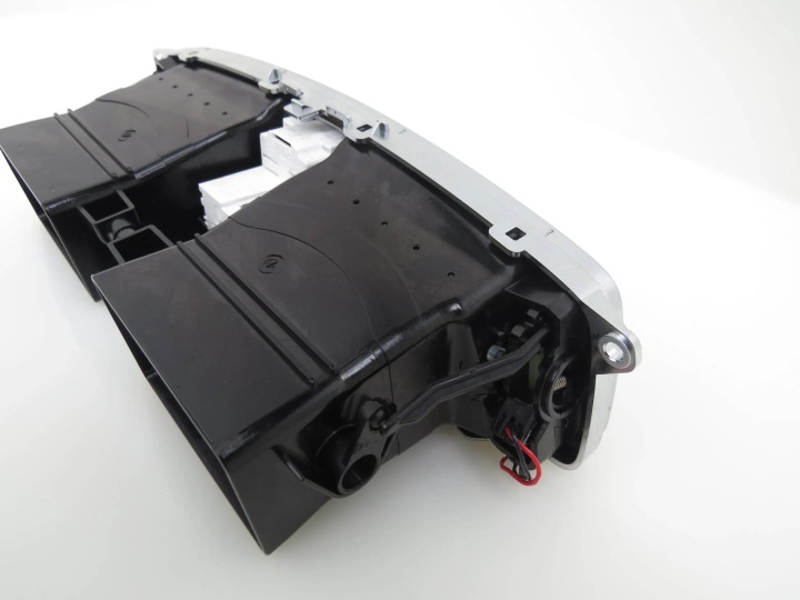 фото №10, Решётка воздуховод средняя часы 2188300754 mercedes cls w218