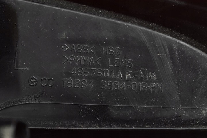 фото №16, Лампа ліва зад задня 4857601af chrysler voyager 4 iv 01-04