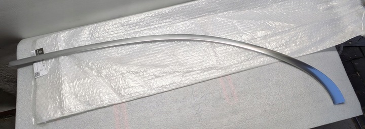 фото №1, Mercedes w213 планка скла ліва зад a2136900580 нова оригінал