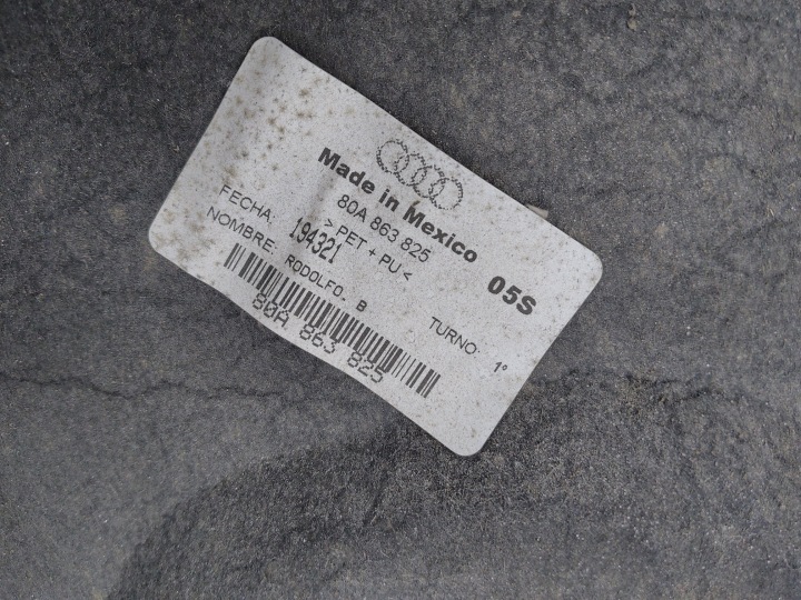 фото №10, Audi q5 ii 17-24- шумоизоляция капота 80a863825 2.0h usa