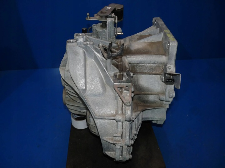 фото №8, Mercedes a klasa w177 w118 w247 1.3 b коробка передач - пошкоджена корпус