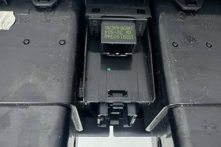 фото №8, Впуск воздуха консоли vw touran 1t1, 1t2 1t1819728b 1.9l дизель 77kw