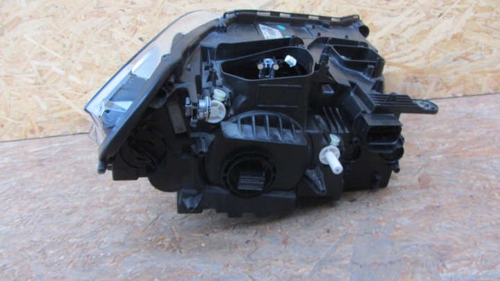 фото №11, Передняя левая лампа bmw x1 f48 led