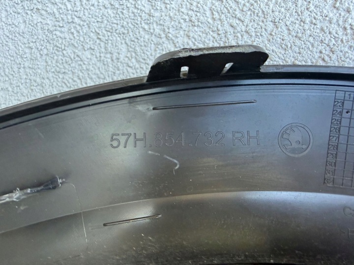 фото №8, Skoda karoq молдинг крила перед 57h854732