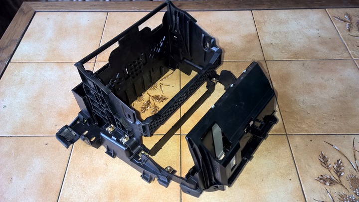 фото №1, Audi a6 s6 c5 рамка средняя радио