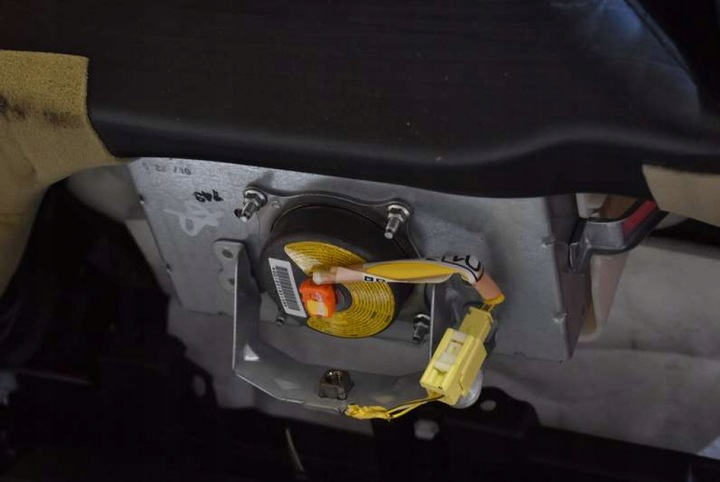 фото №10, Панель роздавальна консоль капот eu toyota avensis t27 09-11