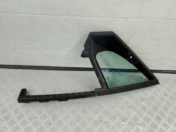 фото №1, Peugeot 208 3d i 1.2vti 2013 скло трикутник двері лівий перед переднє