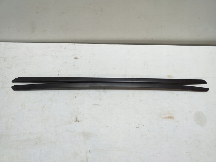 фото №1, Audi q3 83f планка стёкла лобовой левая