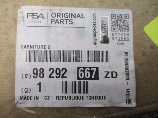 фото №10, Citroen c3 iii боковина обивка дверь левых задних новая 98292667zd