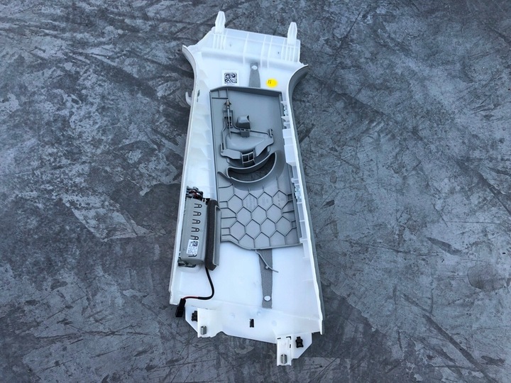 фото №8, Обшивка стойка b правые audi e-tron 55 quattro 4ke 4ke867244a 4n0819210a