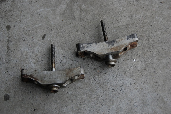 фото №1, Крепление подножка впрыска transporter t5 2.0 tdi