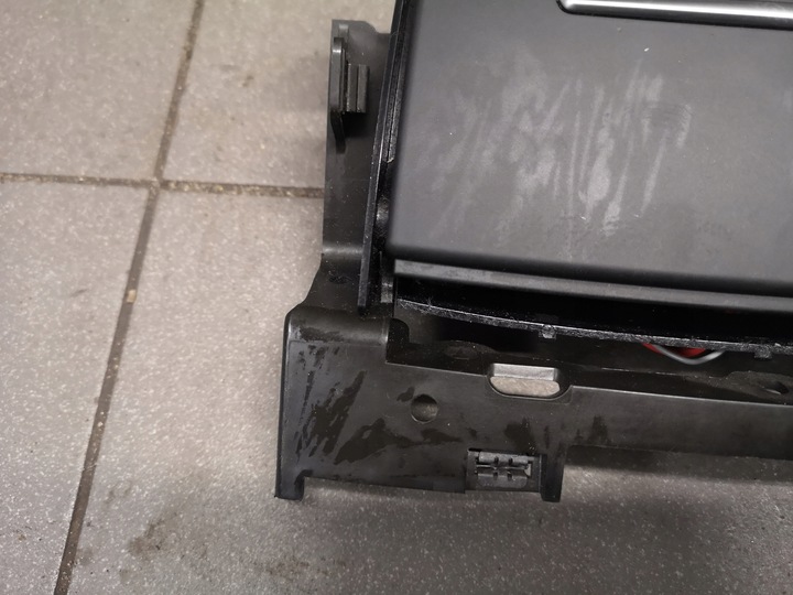 фото №5, Гніздо прикурювача audi a8 d4 4h0864051b