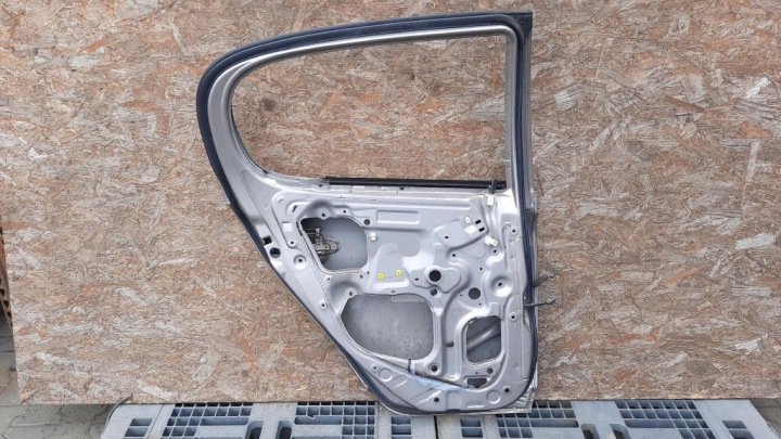 фото №13, Двері зад ліве toyota yaris i рестайлінг 1.4d 04r 1d2