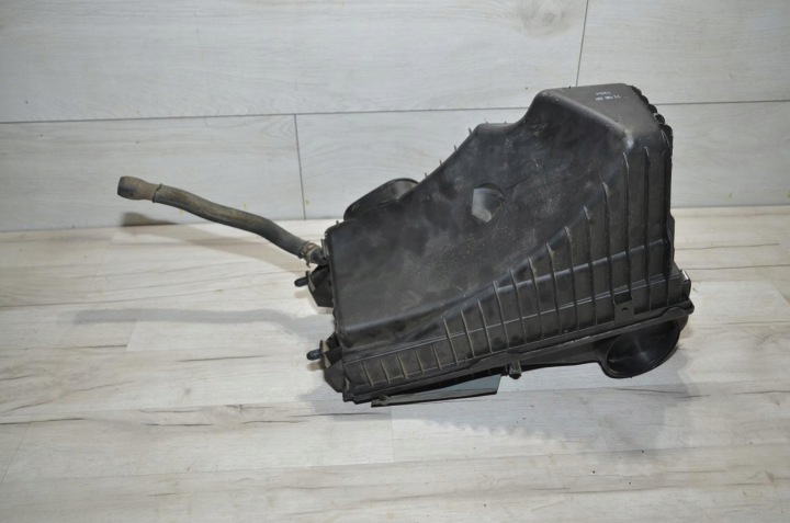 фото №13, Vw touareg 5.0 корпус фільтра повітря 7l6128607n