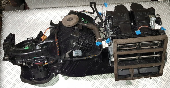 фото №12, Audi q7 4l рестайлінг обігрівач корпус випарник радіатор джгут 4l1820003ad