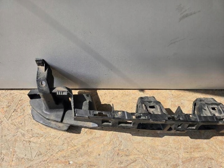 фото №8, Land rover range rover velar j8a2-17e855-af кронштейн  молдинг бампера заднего