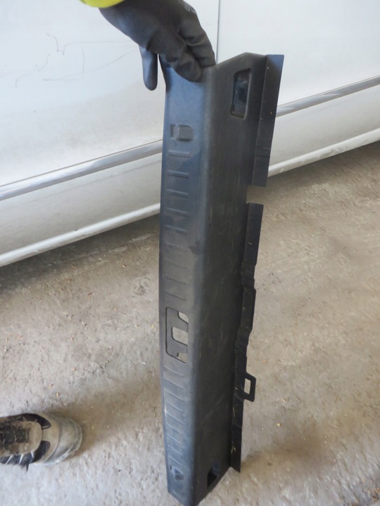 фото №1, Захист порога ременя багажника 31307102 volvo s60 ii x