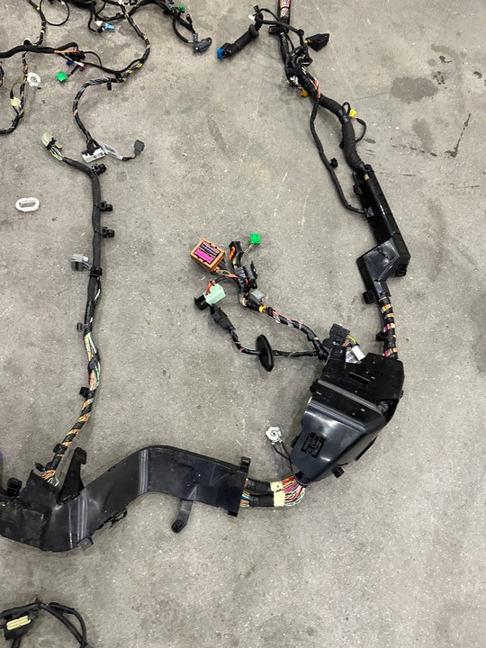 фото №3, Volvo c40 комплектная установка интерьера