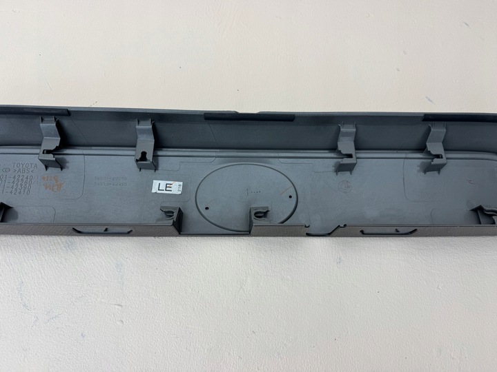 фото №10, Toyota rav4 v 5 19r- накладка накладка крышки зад задняя 76801-42240