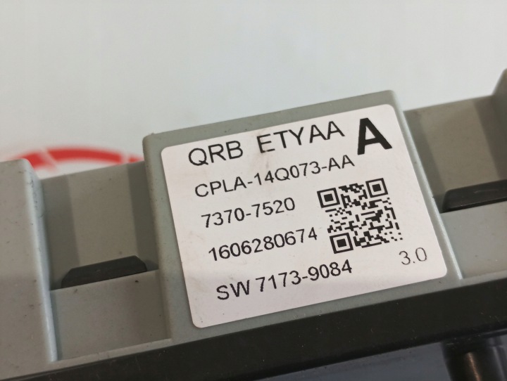 фото №8, Jaguar xe 2.0 d r-sport 16r блок запобіжників cpla-14q073-aa