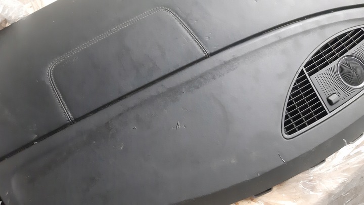 фото №5, Audi r8 420 4,2 v8 2008 - панель роздавальна