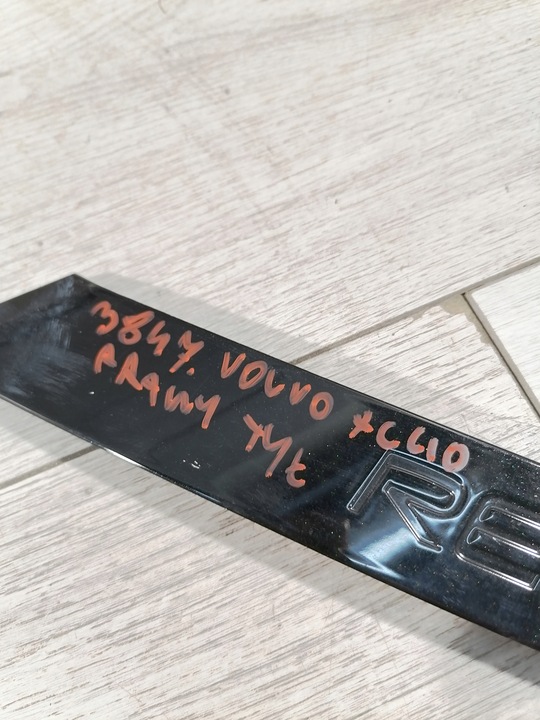 фото №8, Volvo xc40 планка крило праві зад 32262931