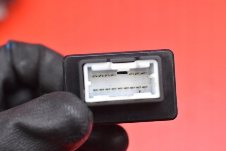 фото №8, Гнездо port usb aux 96110-2s000tan hyundai ix35 1 i 09-13