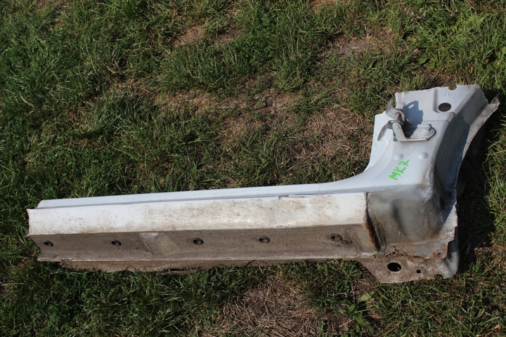 фото №1, Fiesta mk7 2008-2017 r-próg правые 3 дверь ,белый h9