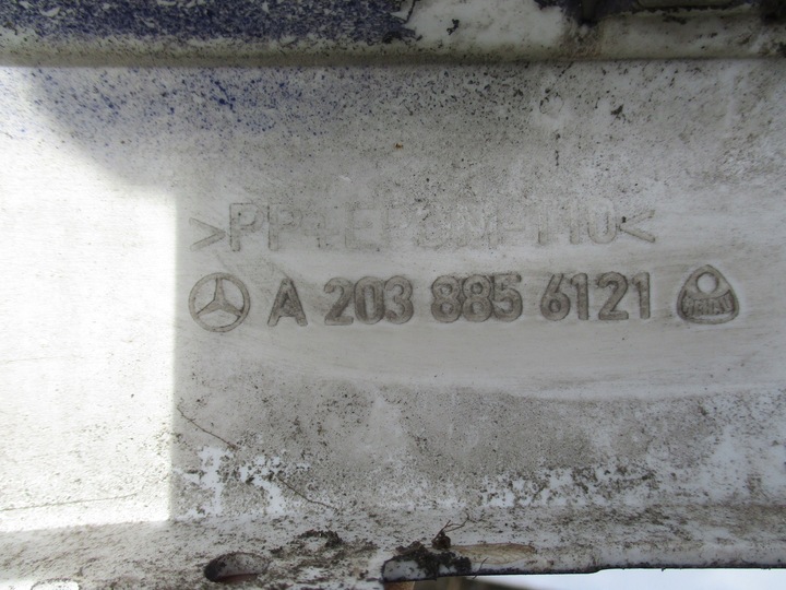 фото №8, C класс w203 2002 r-listwa бампера левая 994