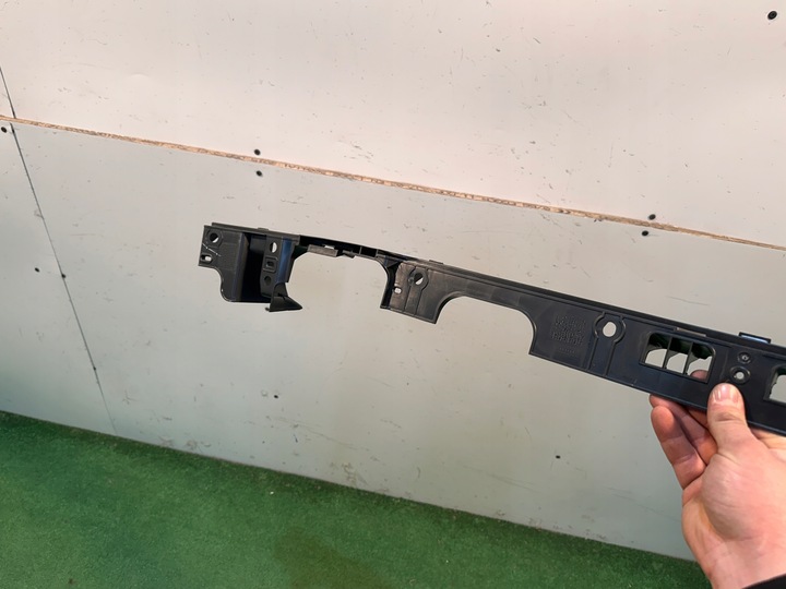 фото №9, Vw transporter t5 7h0 крепление ползун бампера зад задний 7h0807723