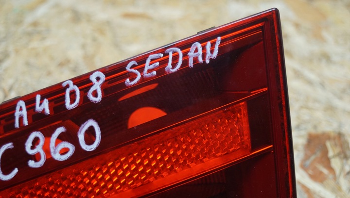 фото №6, Лампа правий зад audi a4 b8 sedan кришка 8k5945094d