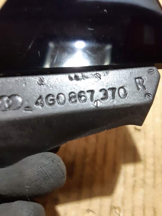 фото №8, Audi a6 c7 рестайлинг накладка треугольник дверь правые зад 4g5853274a