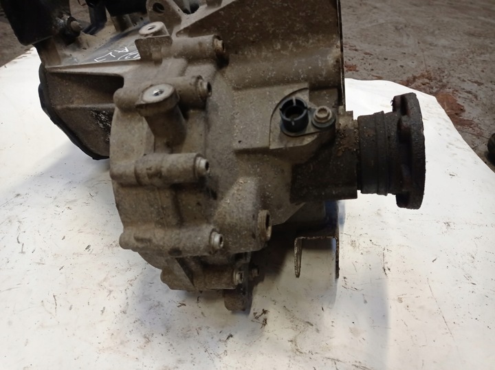 фото №8, Коробка передач коробки передач vw polo 9n2 1.2 54 km jhn