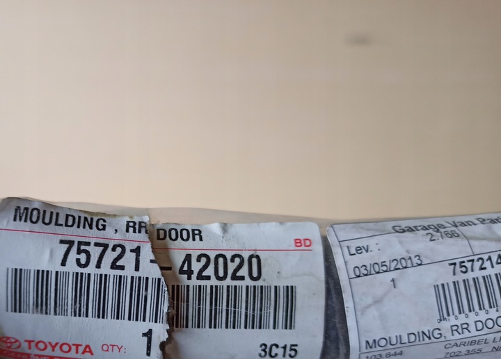 фото №8, Планка скла двері права задня toyota rav4 ii 00-