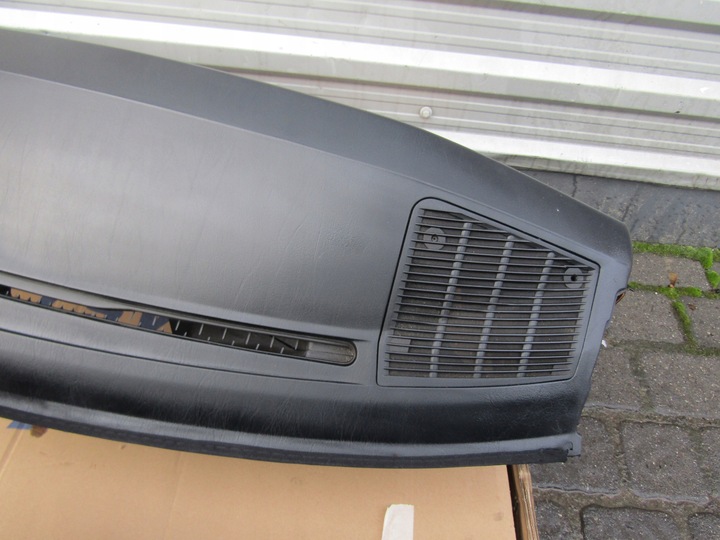 фото №9, 7 mercedes w201 190 панель роздавальна капот консоль чорна з бардачок