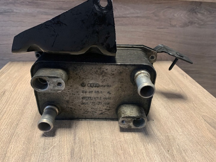 фото №8, Audi a8 d3 радіатор масла 4e0317021e комплектна