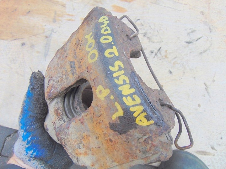 фото №6, Toyota avensis t22 2.0 d4d суппорт левый перед