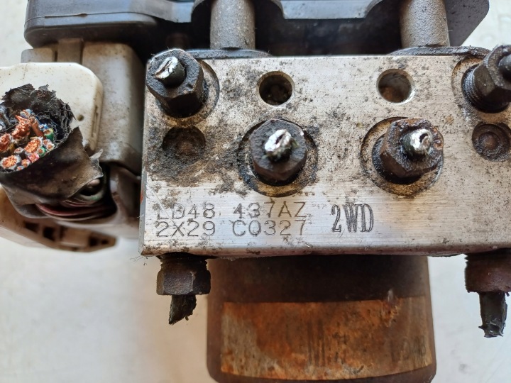 фото №6, Mazda mpv 2 ii 99-06 2.0d блок управления abs ld48437az 2x29c0327