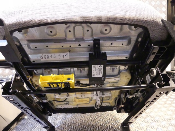 фото №11, Bmw i3 i01 обивка сиденья подогрев диван туннель обшивки solaric cassia