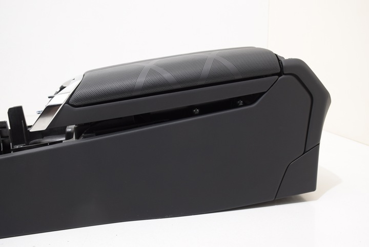 фото №8, Bmw 7 g70 тунель середній підлокітник перед середній консоль колір чорний