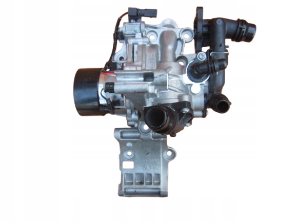 фото №6, Bmw b47 f30 x1 u11 водяна помпа  термостат 8471945 штуцер корпус